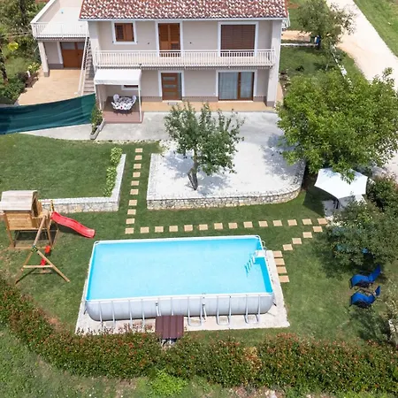 Πανσιόν Apartman Ivancic *