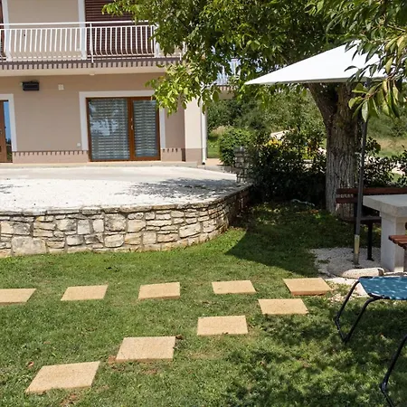 Πανσιόν Apartman Ivancic Skropeti